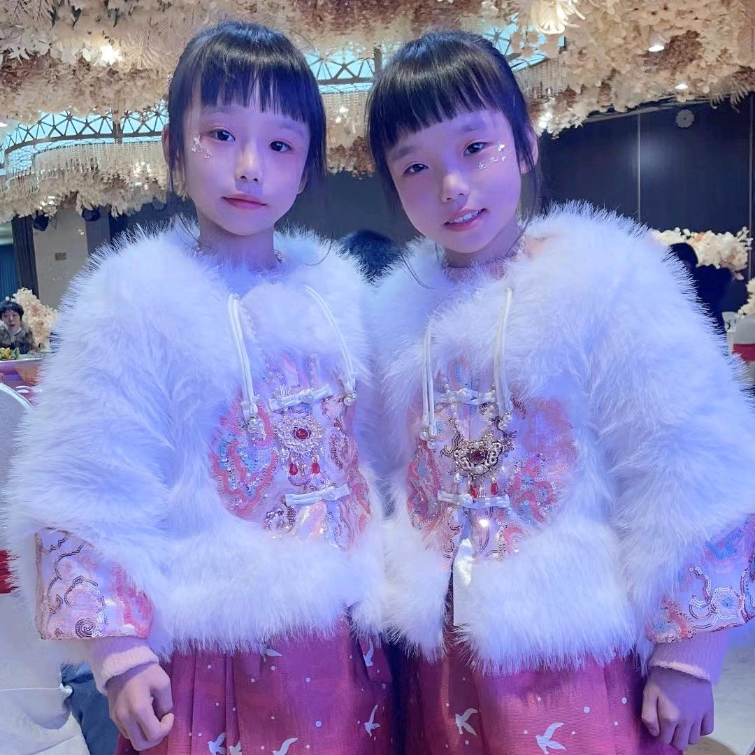 歆晴双胞胎