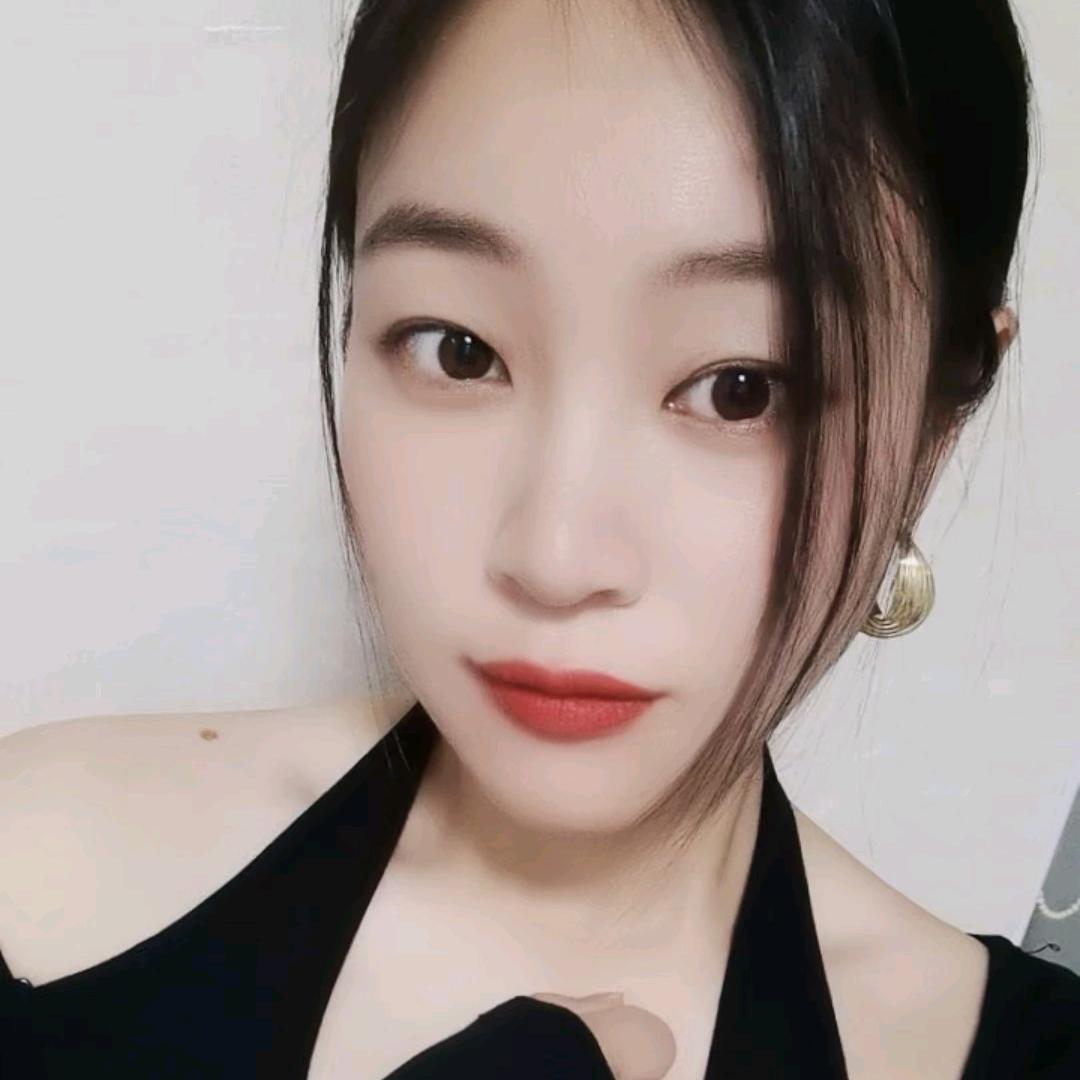 伊伊。