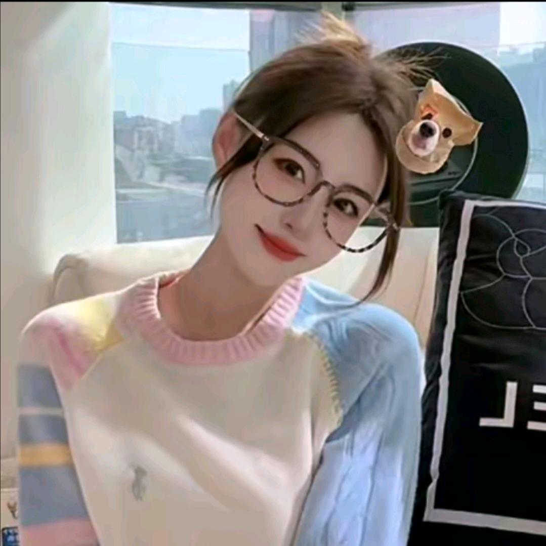 a露露lucy（简奢穿搭）