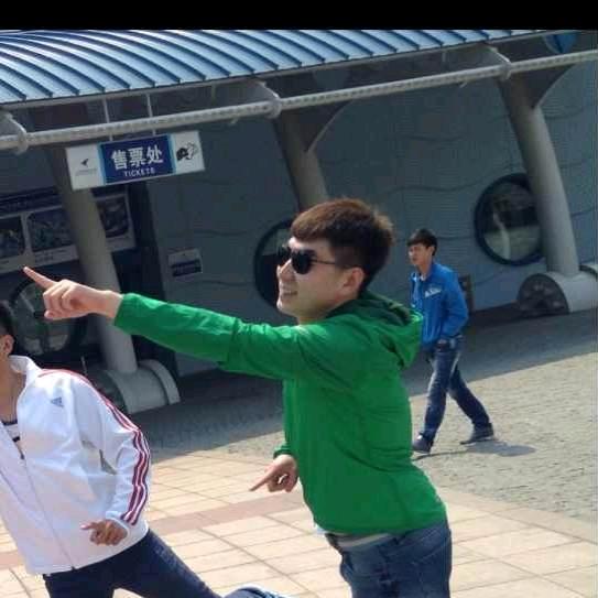 7小龙（德伦堡学府凯德店店长）