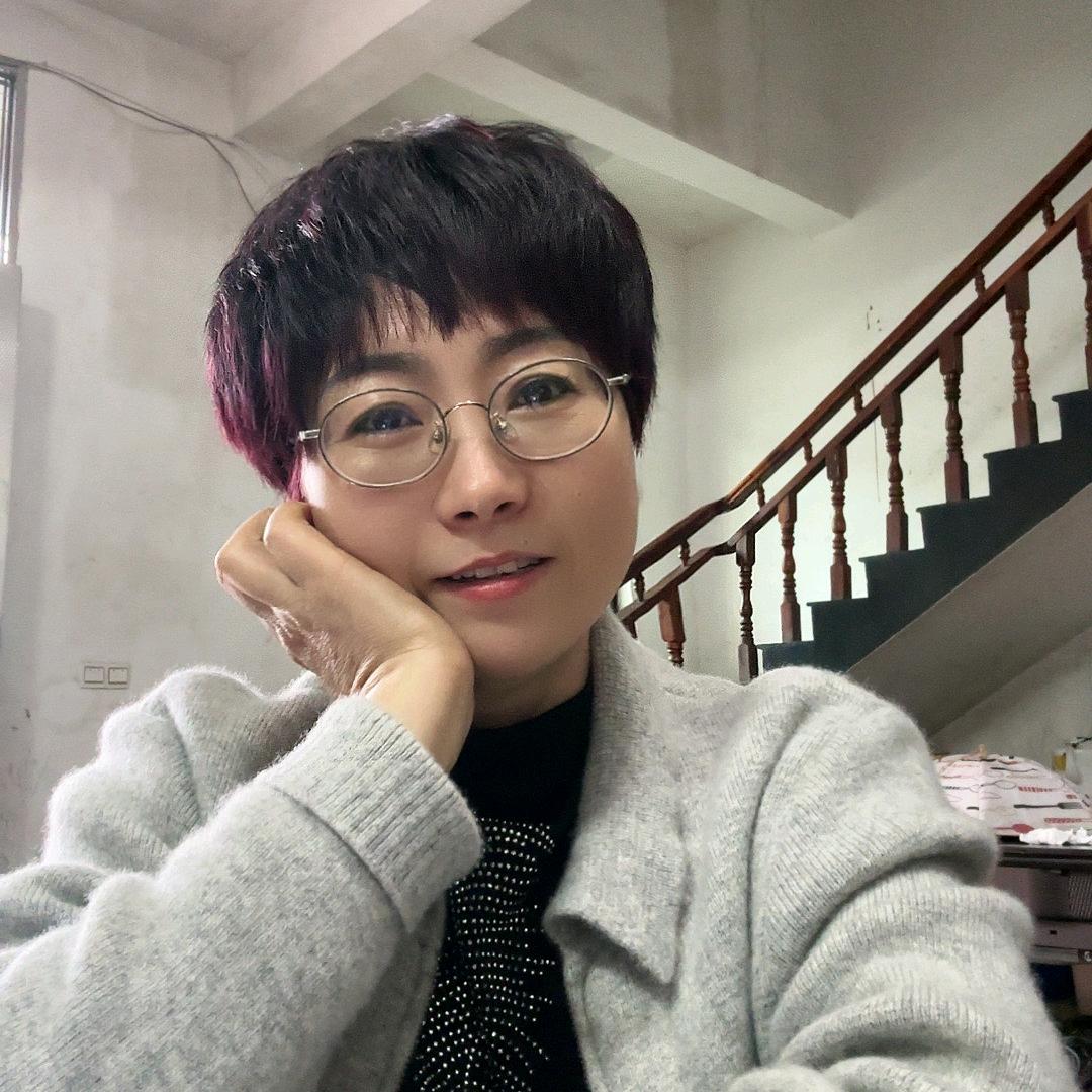 英子