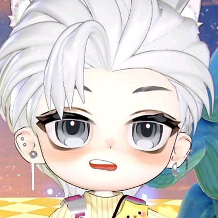 月色倒映在西湖.𝑠𝑚