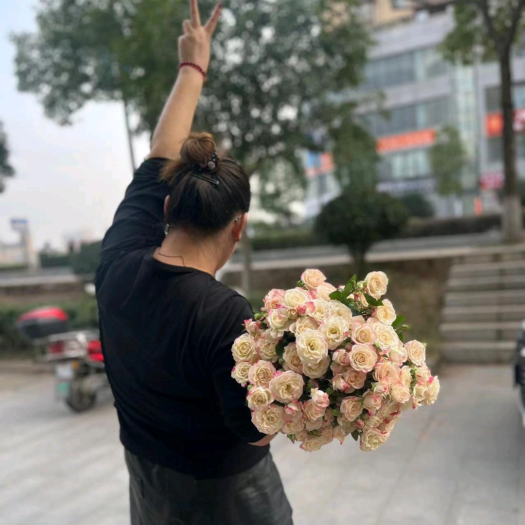 未来，你好《大英花筑居花店》