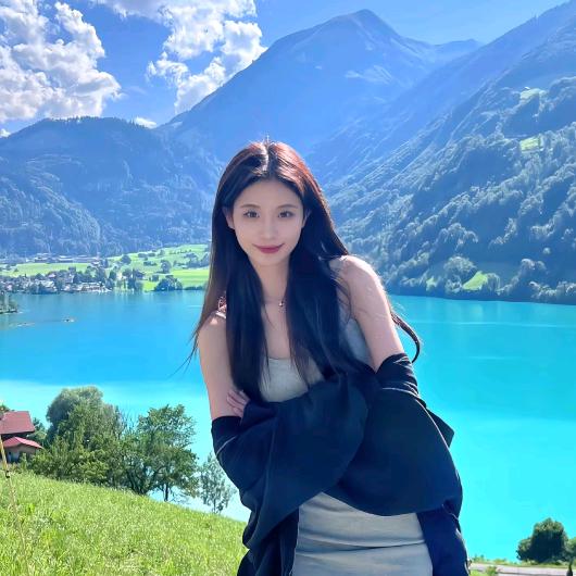 高冷小美🌸🌸