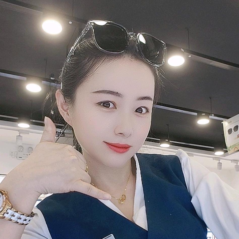 宝视达配镜师张佳佳