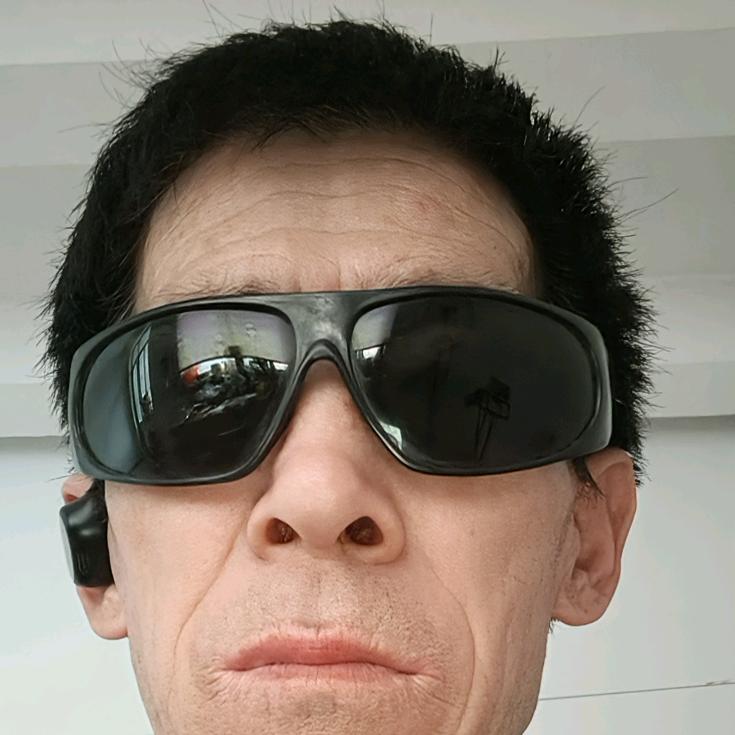 龙爷：   (每天晚21点钟准时开播)