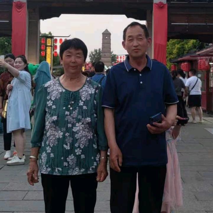 ^梅哥 .开心^🥀🥀