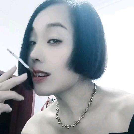 谁敢过来亲英子一下