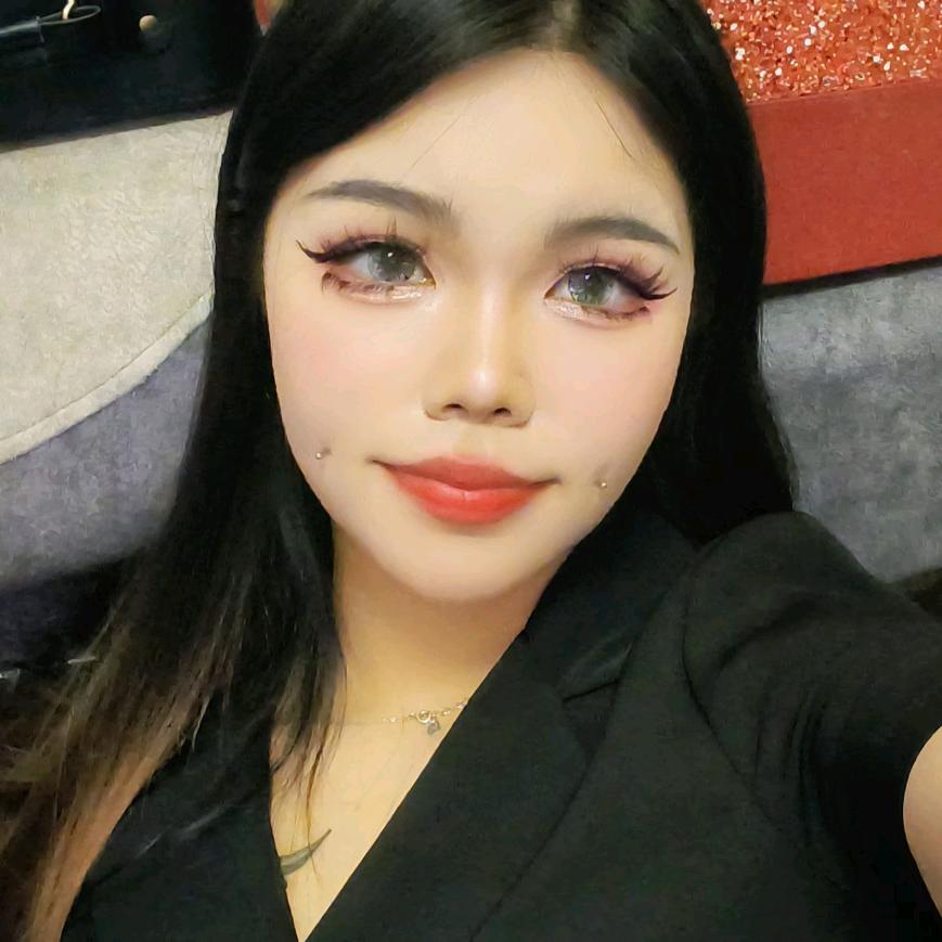 - ̗̀ 欧阳思思  ̖́-
