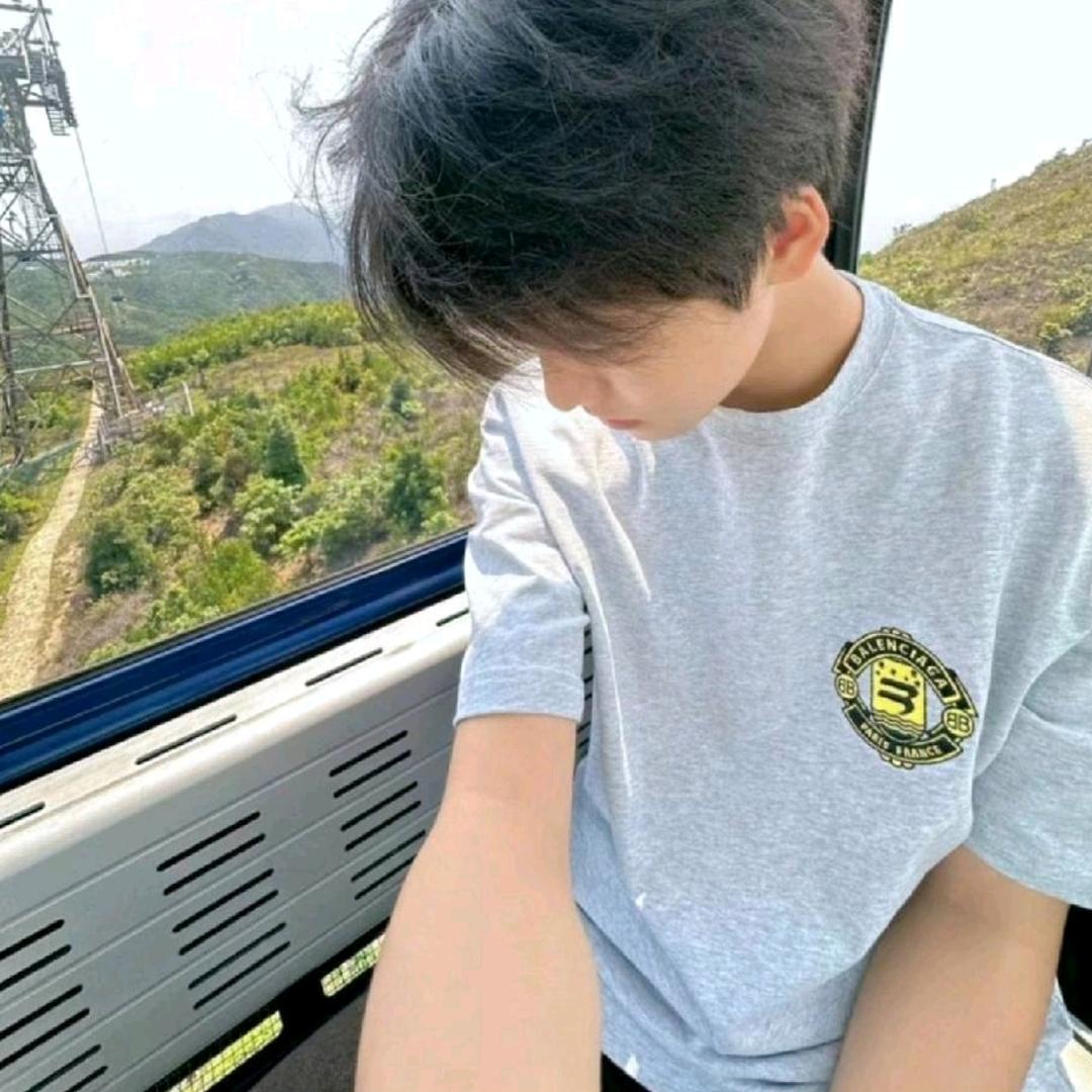 凌晨爱
