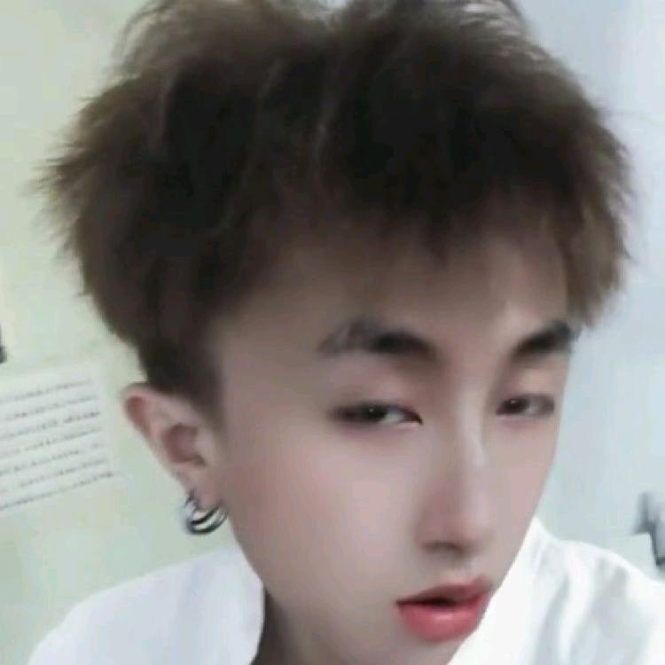 我就是你老公。永远都是帅哥，米少多少女人