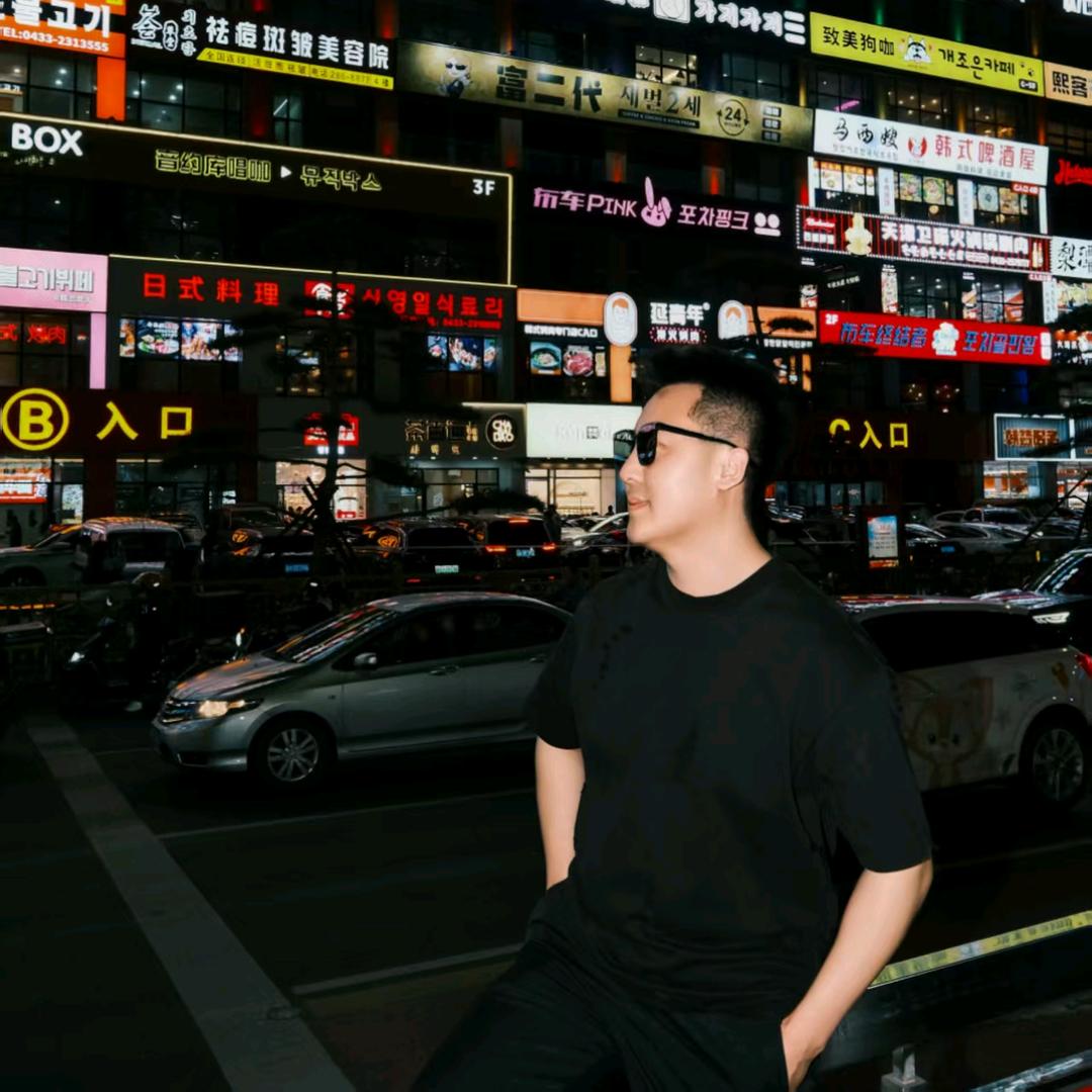 蟹老板。