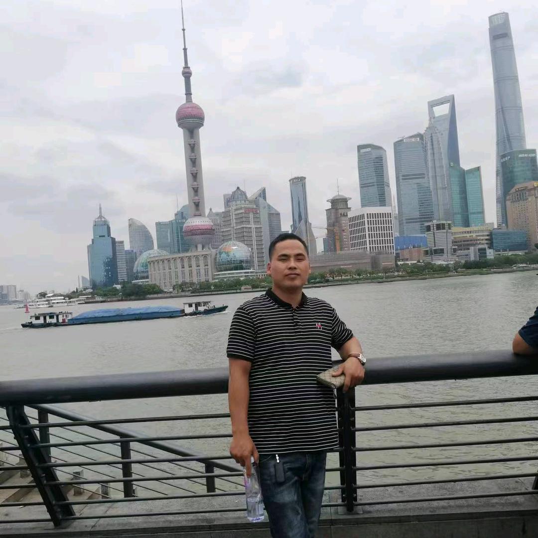努力赚钱的男人
