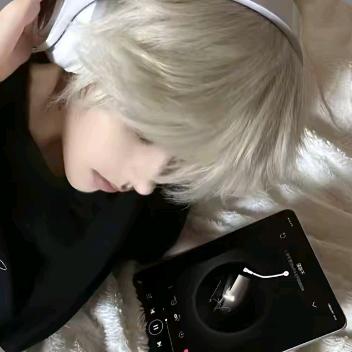 东东电竞考官小慕(三角洲)