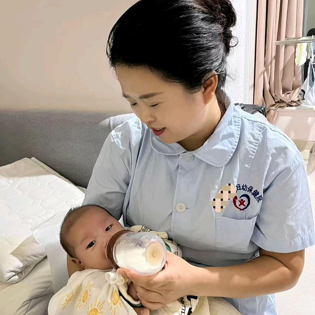 高级母婴护理师小夏
