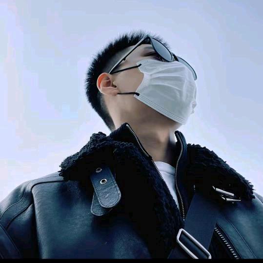 小刚爱看戏