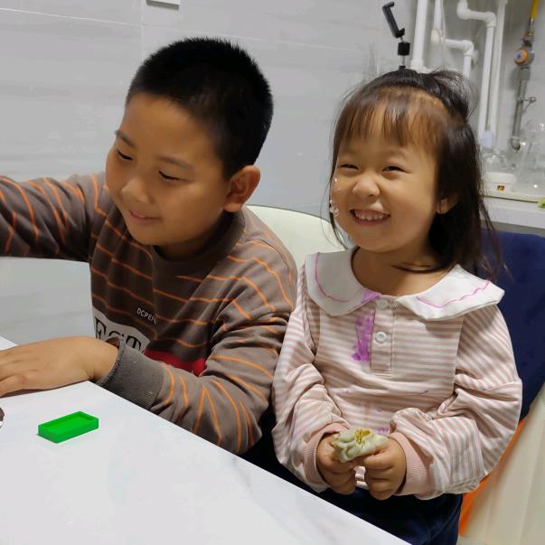 ヾ(✿ﾟ▽ﾟ)ノ小蝶(*^ω^*)