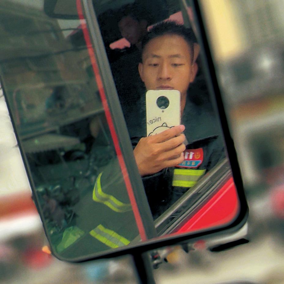 玩水枪的男人🧑‍🚒