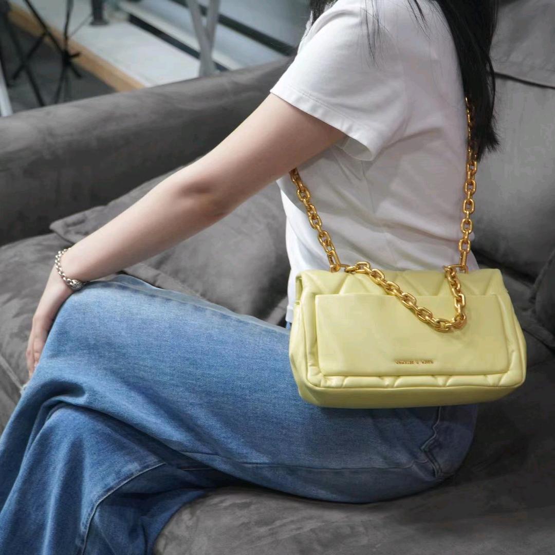 悦颜护肤小铺子