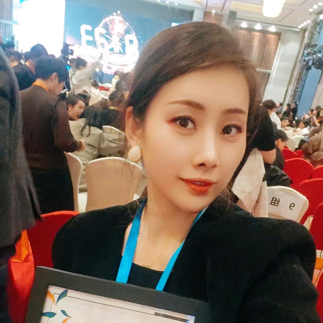 和静燕子–花艺美学