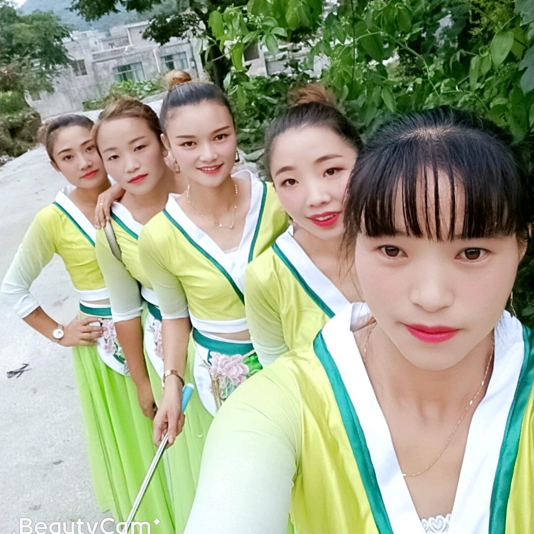 兴义花灯王小妹😊😊