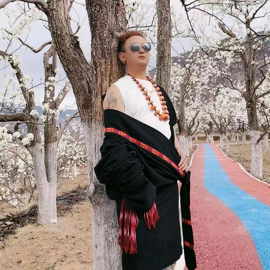 男λ、y1笑酔生梦