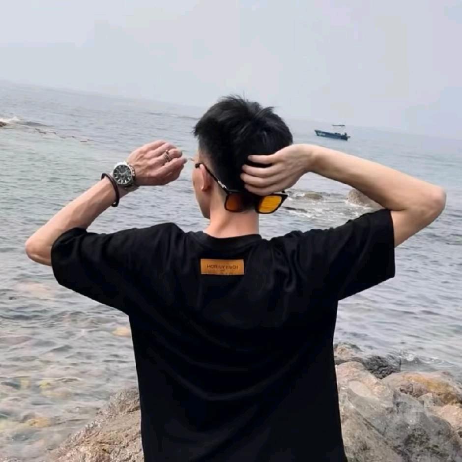 H Y