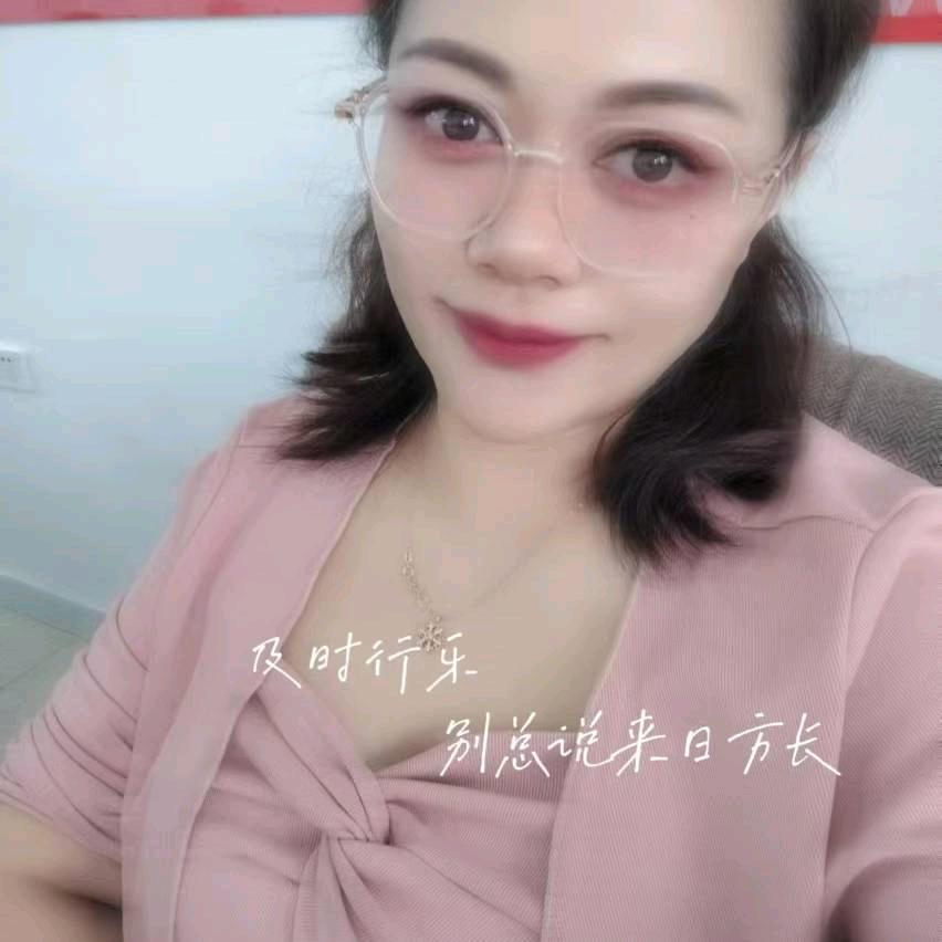 快乐的大鲤鱼