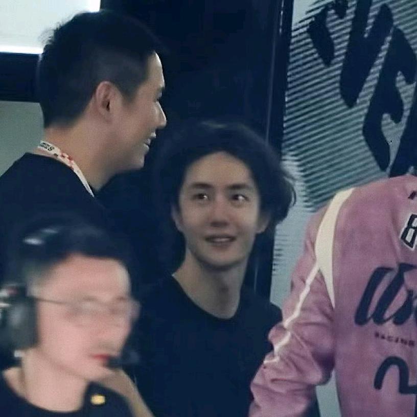 香菜Yibo🐆（毒唯）🌹