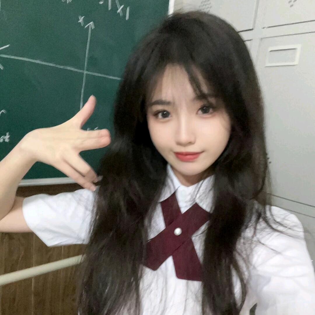 小嫚同学