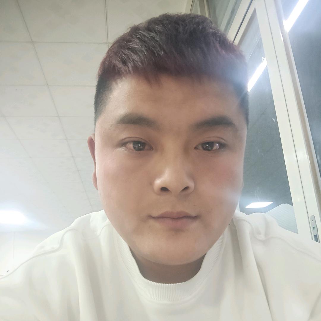 埃及金字塔，塔尖人上人