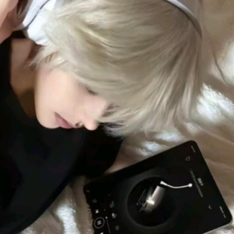 氵