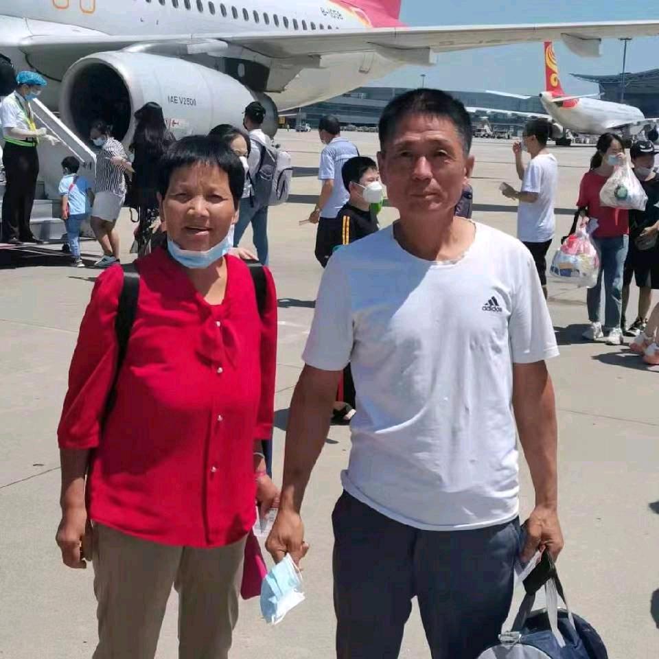 合作共赢，真诚待人买牛经纪人李十成