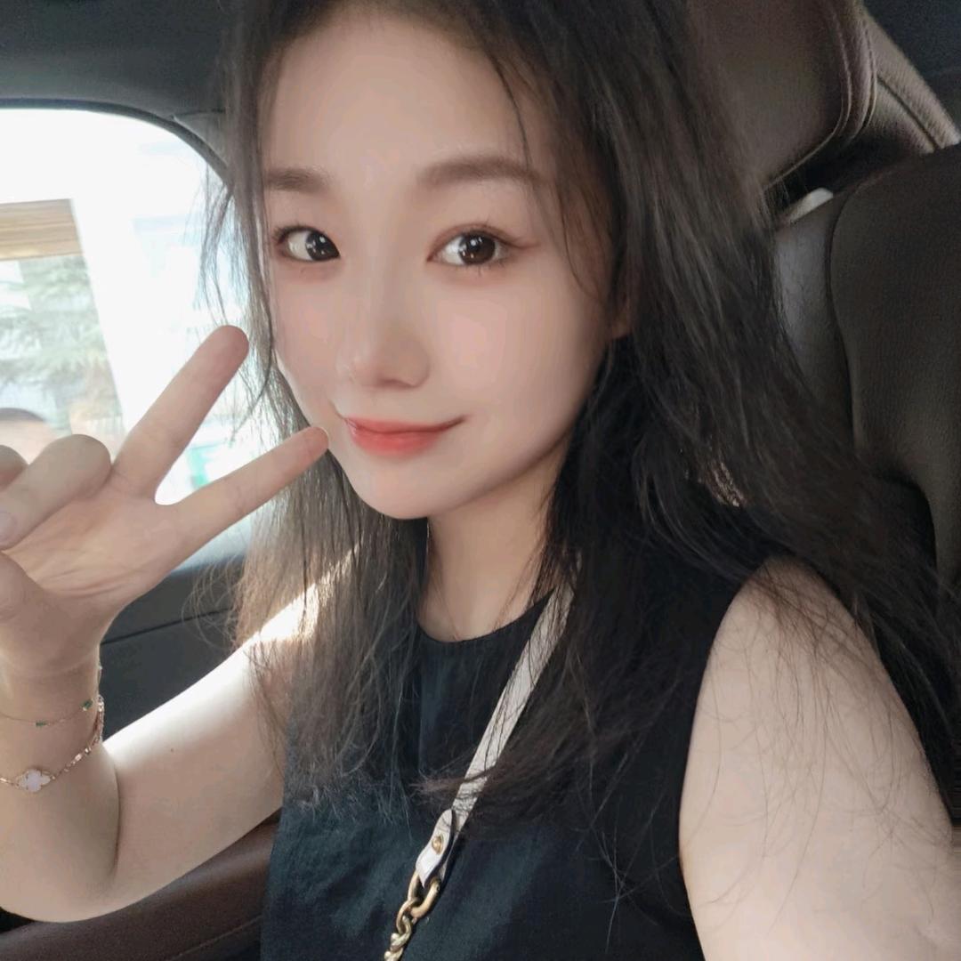 卖龙虾的小女孩