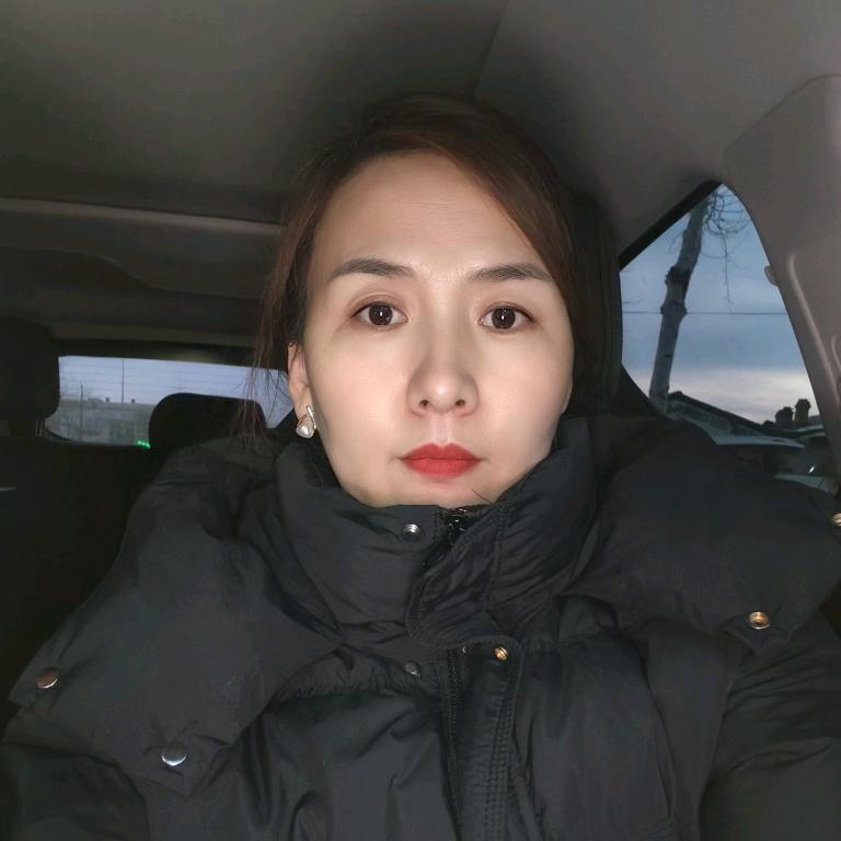 乌拉特中旗乌仁高娃民族服饰店