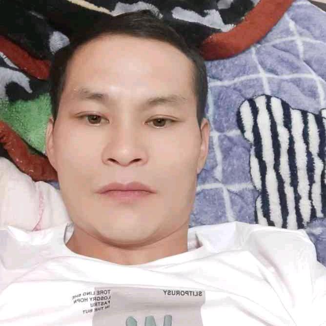 华哥。四处漂泊。