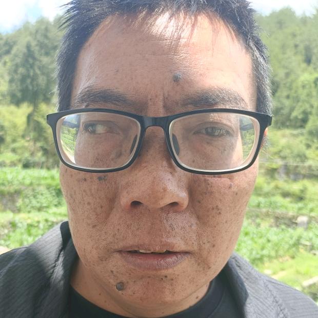 眼镜哥