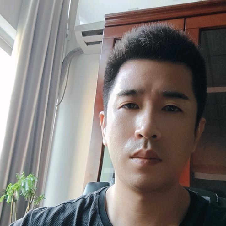 李青梦蜜蜡绿松石珠宝文玩工作室