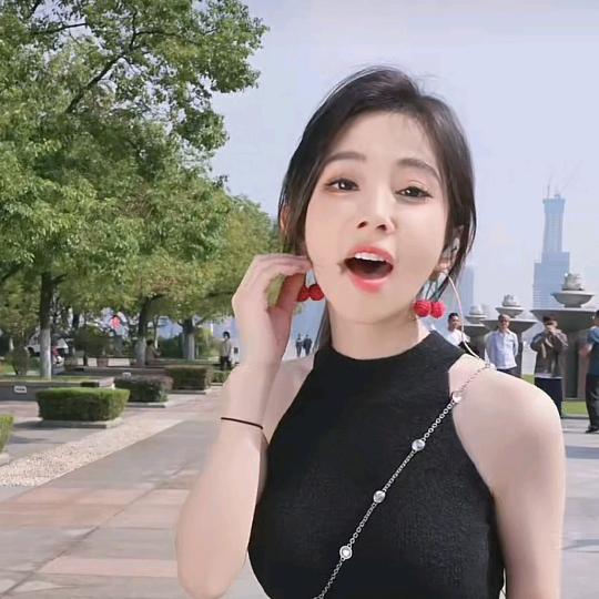 小莫莫