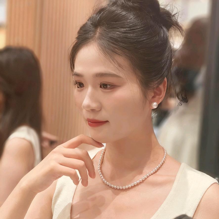 七七Vicky