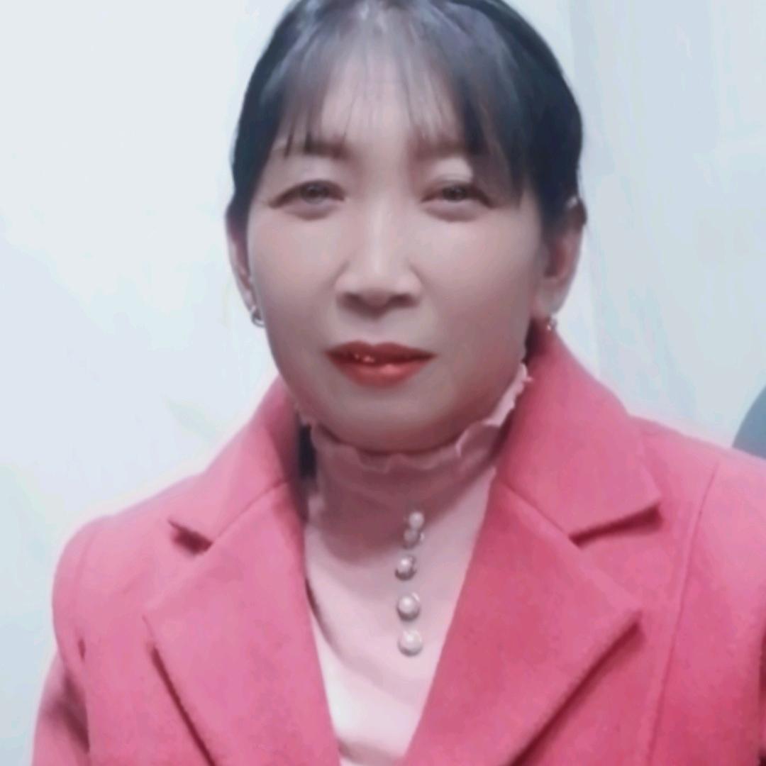 罗小姐