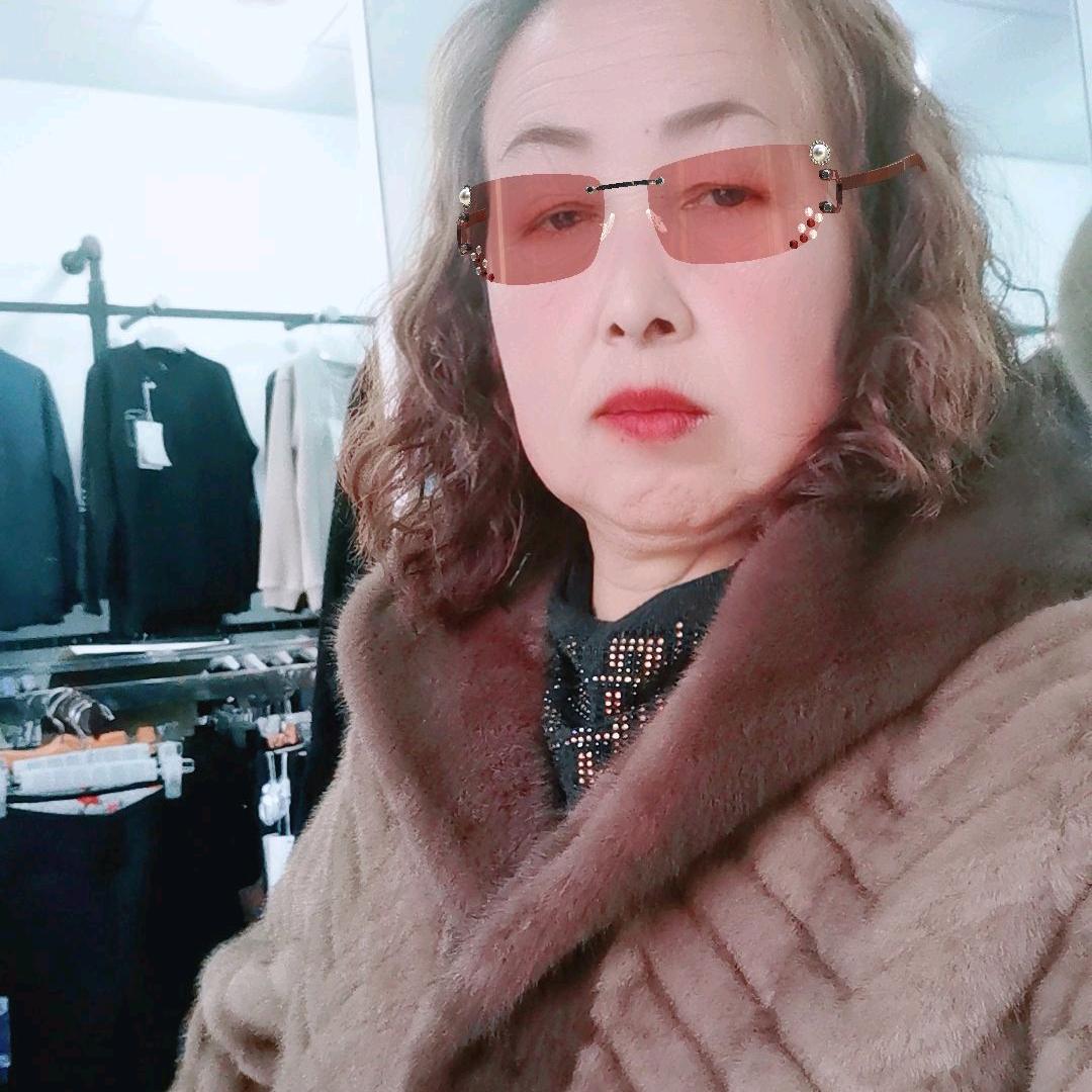 陵城商业街华联服饰