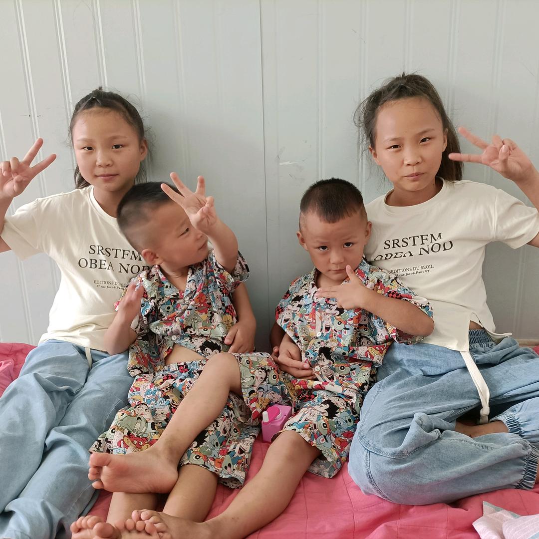 四宝妈妈(双胞胎)