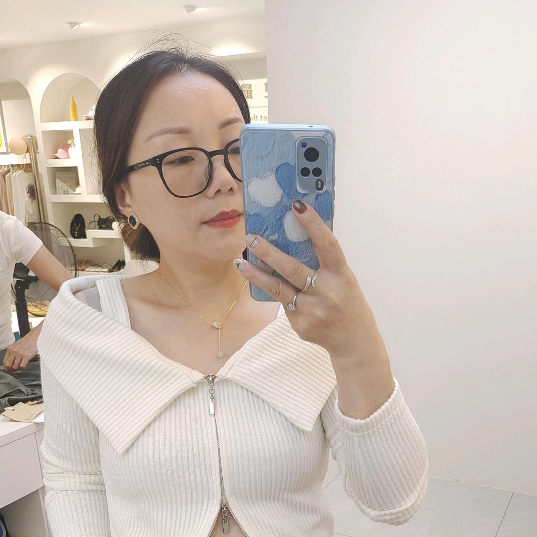辉辉：湘潭女装内衣