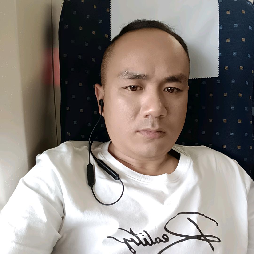 a《冬哥》a《轮胎哥》