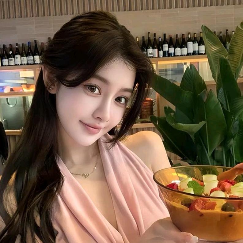 玩数字的小靓妹