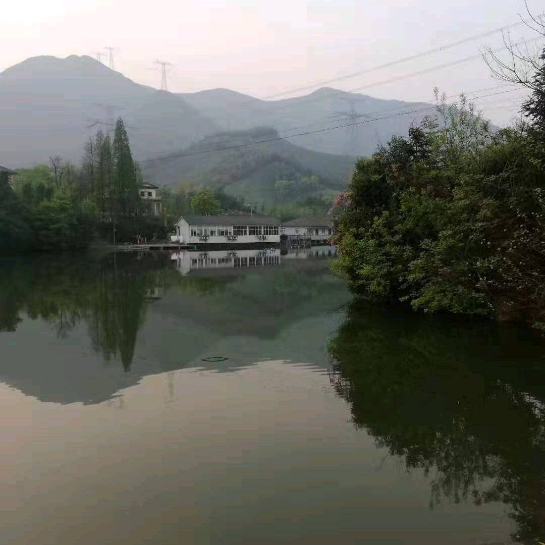 相逢总在梦镜
