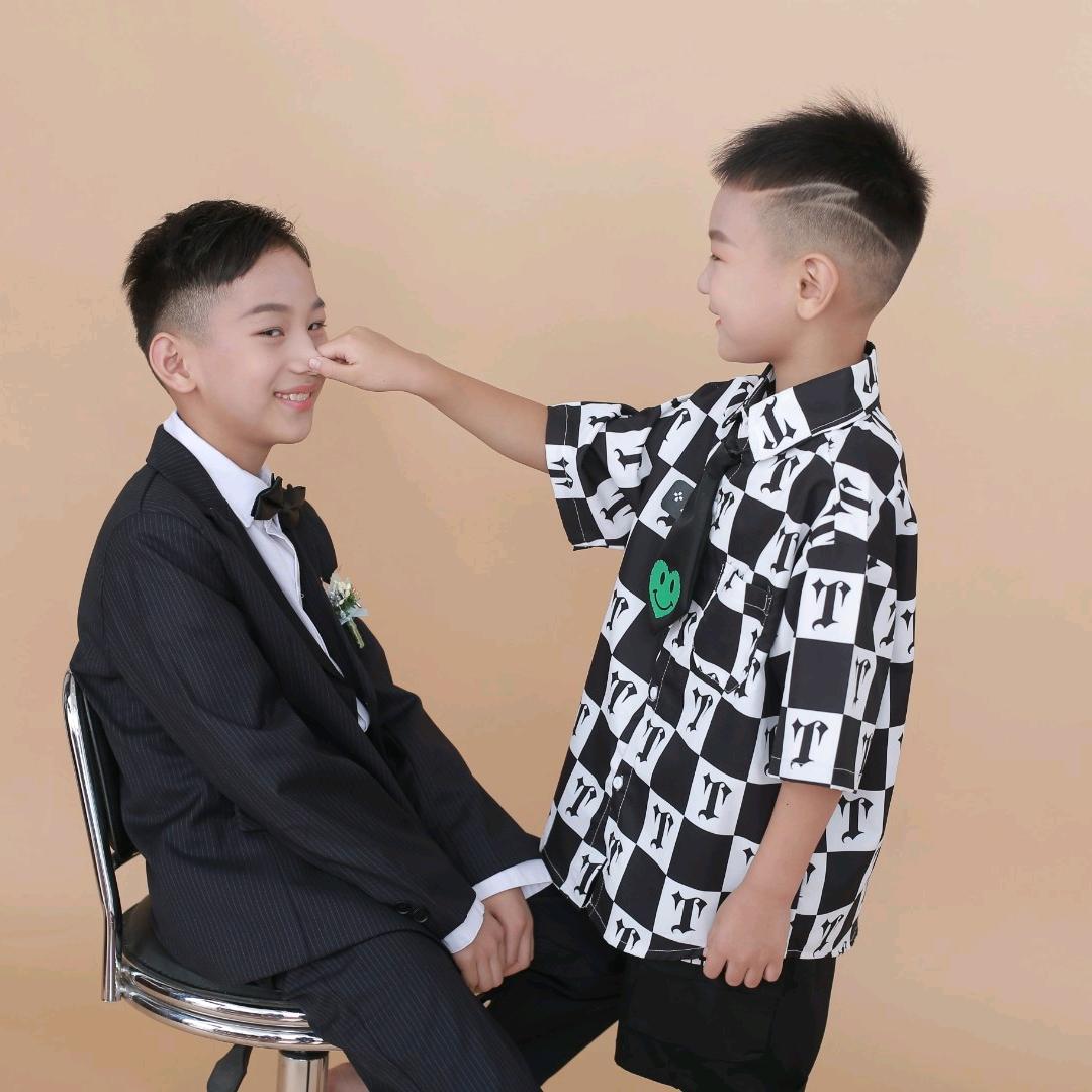 俩男宝的生活搭子