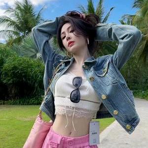 余潇潇时尚潮流穿搭