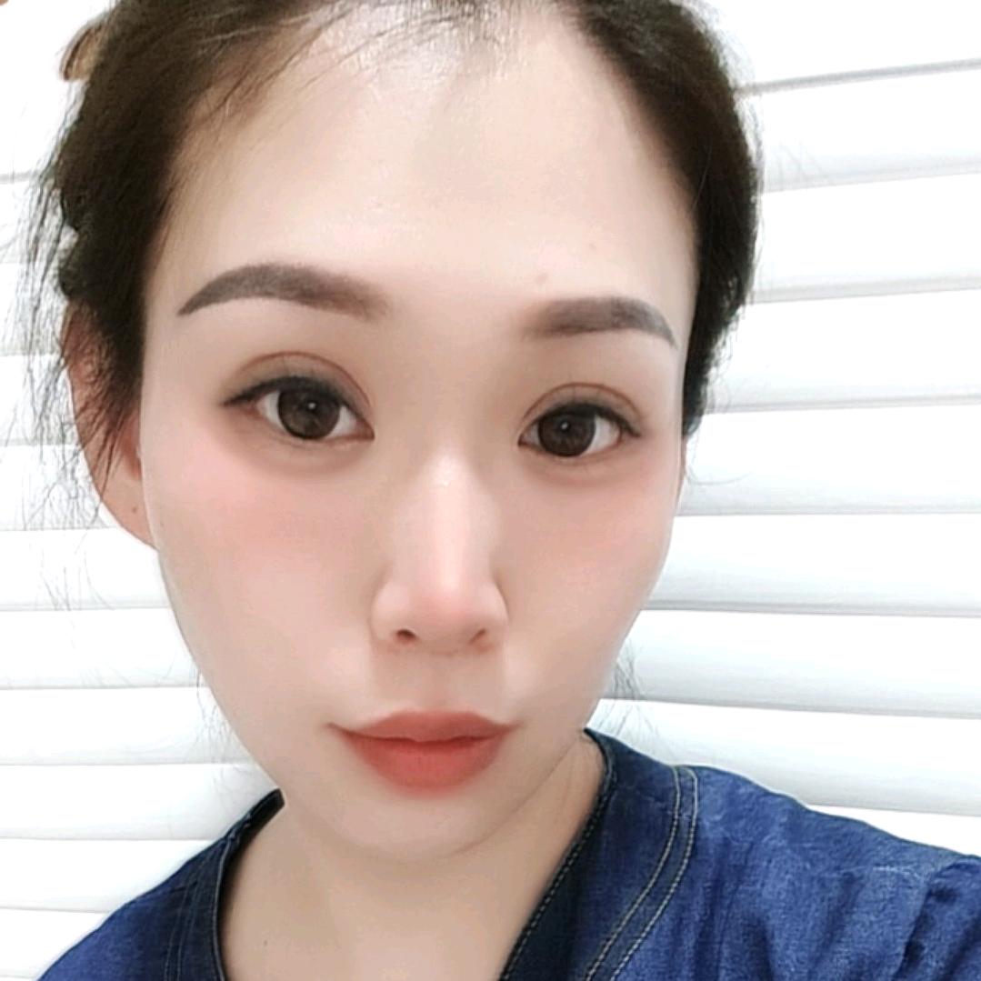 杨 裴
